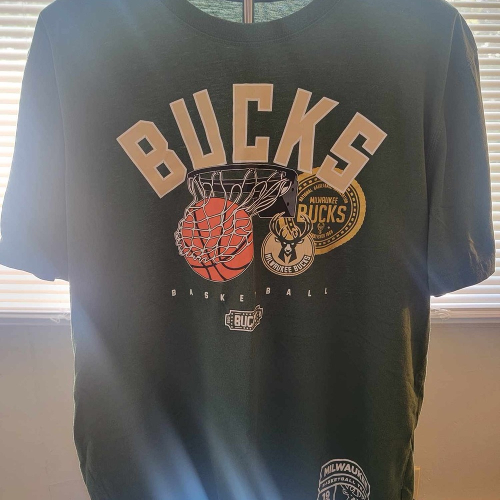 Men’s NBA Milwaukee Bucks Green T-Shirt